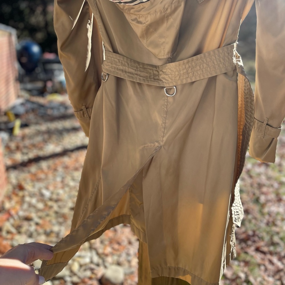 Burberry Silky Tan Belted Raincoat/ Trench Coat - Picture 14 of 16
